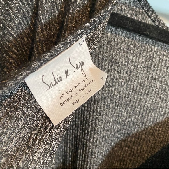 Sadie & Sage Ribbed Long Sleeve Top with Back V-neck Cutout in Grey/Black - Picture 3 of 6